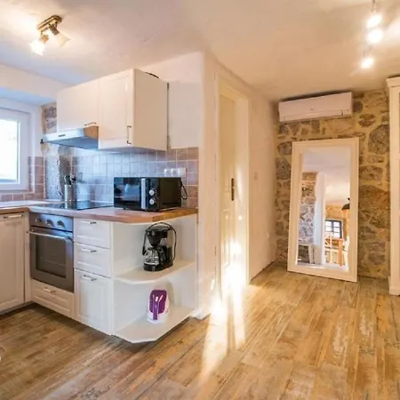 House Frank * فربنيك