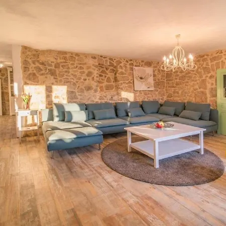 House Frank * Vrbnik (Primorje-Gorski Kotar)