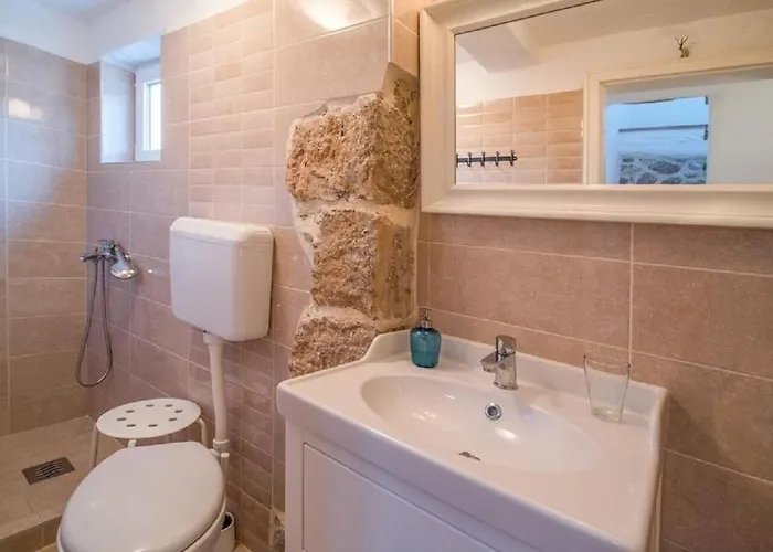 House Frank Vrbnik (Primorje-Gorski Kotar)